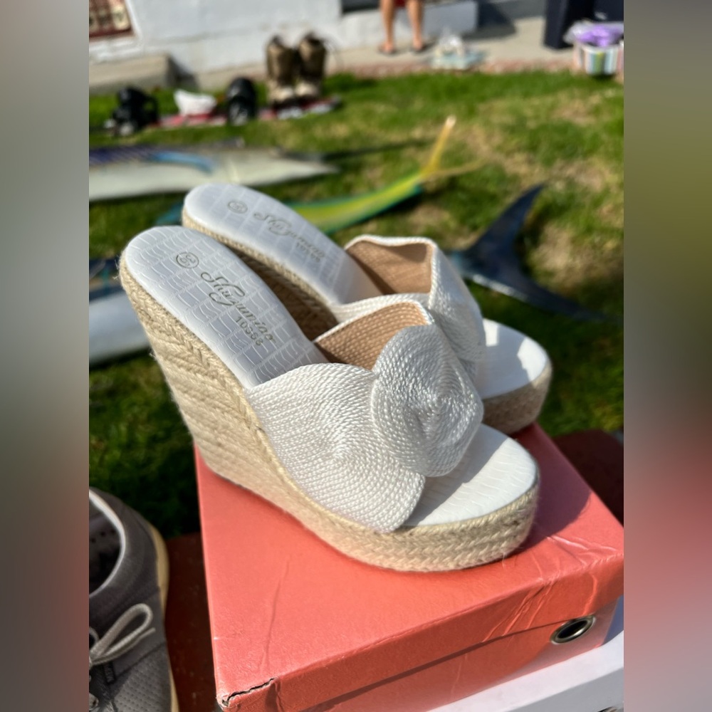 Size 6 new wedges